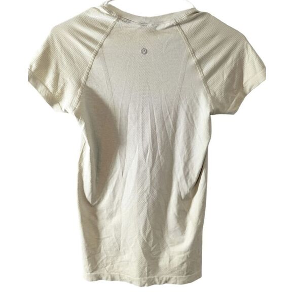 LULULEMON ATHLETICA Swiftly Tech Short Sleeve Shirt 2.0 in Dew Green/Dew Green S - Picture 4 of 4